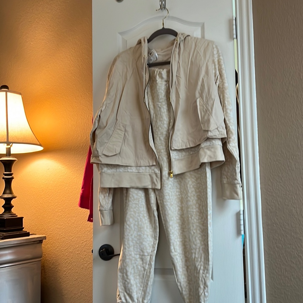 Fabletics Sweat Suit XL